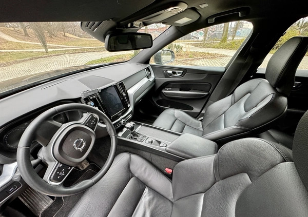 Volvo XC 60 cena 135000 przebieg: 107400, rok produkcji 2018 z Kłodzko małe 232